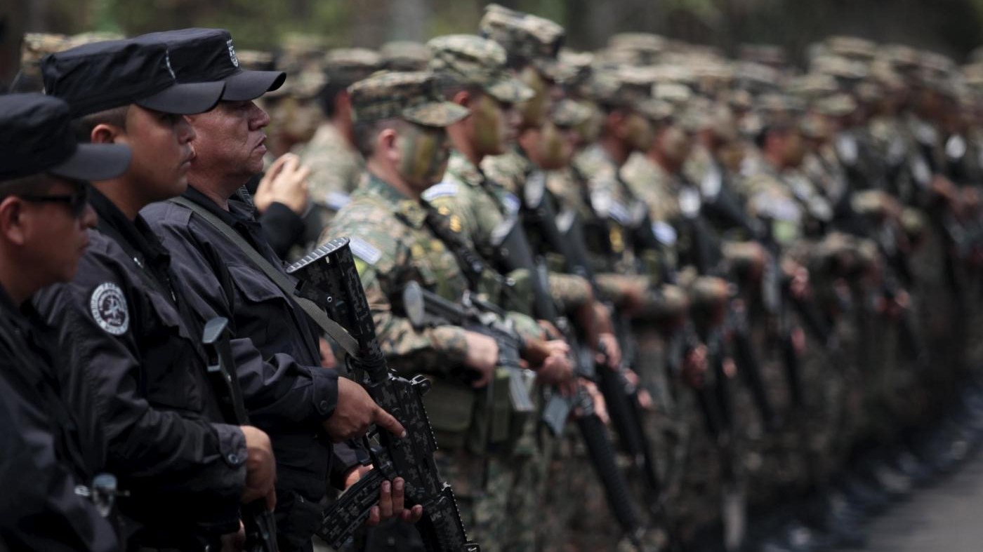 FOTO  – El Salvador, una unità militare speciale contro la violenza delle gang