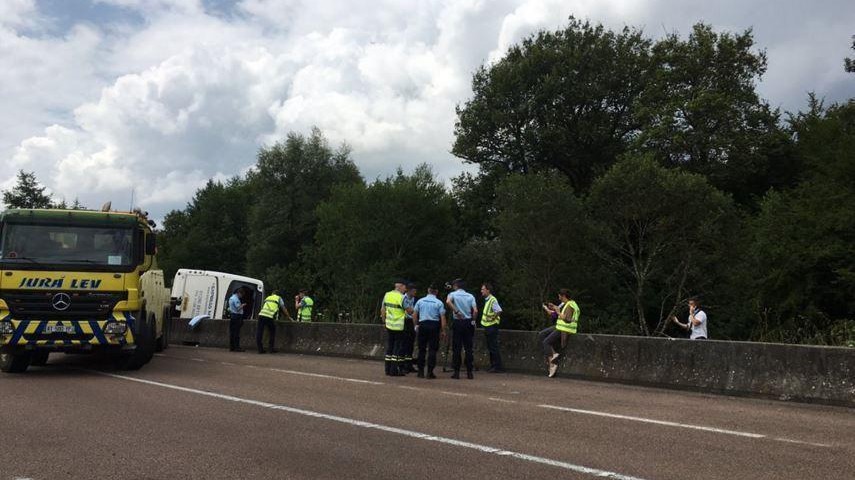 Francia, incidente tra scuolabus e camion: un morto e 2 feriti