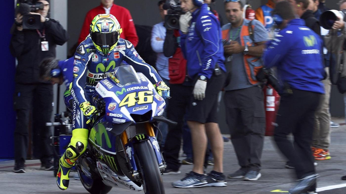 Tifosa scalciata: Denuncerò Valentino Rossi, voleva farmi male