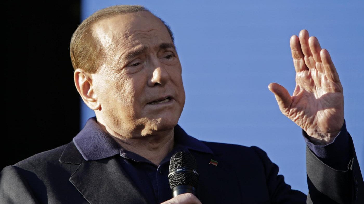 Berlusconi ‘scarica’ Parisi. Lui non ci sta: Vado avanti
