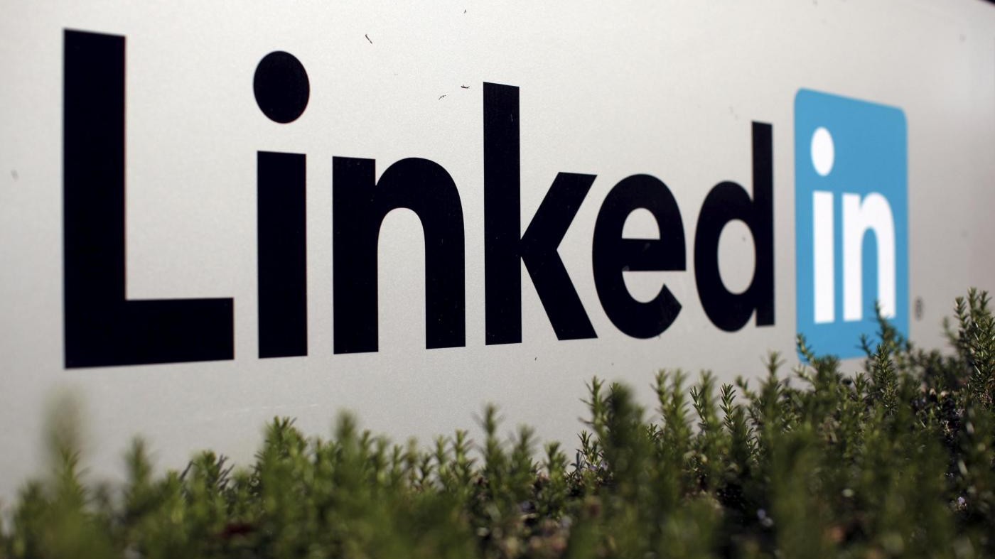Russia dichiara guerra a Linkedin: avviato blocco del sito