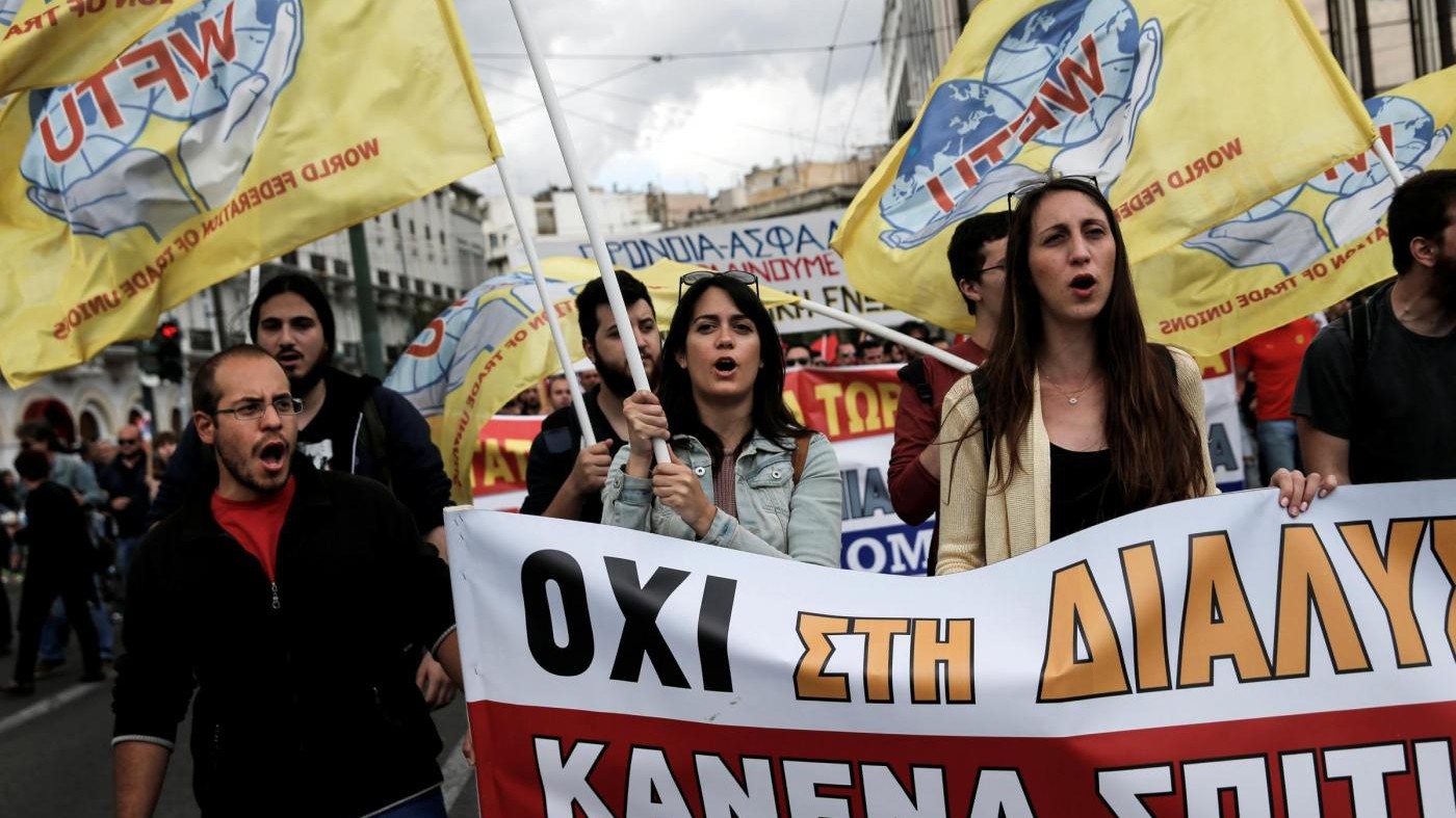 FOTO – Ad Atene 48 ore di sciopero generale