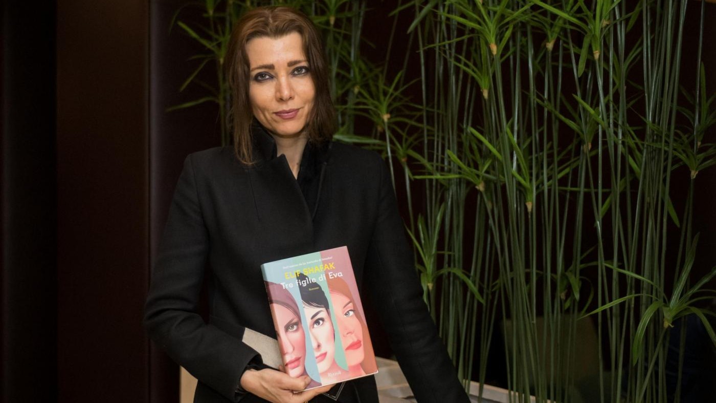 Elif Shafak: “In Turchia sono attaccata per i miei libri”