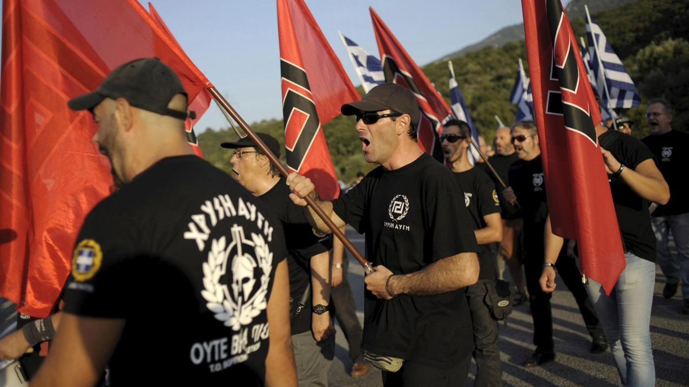 Grecia, deputato Alba dorata aggredito a sprangate: ricoverato