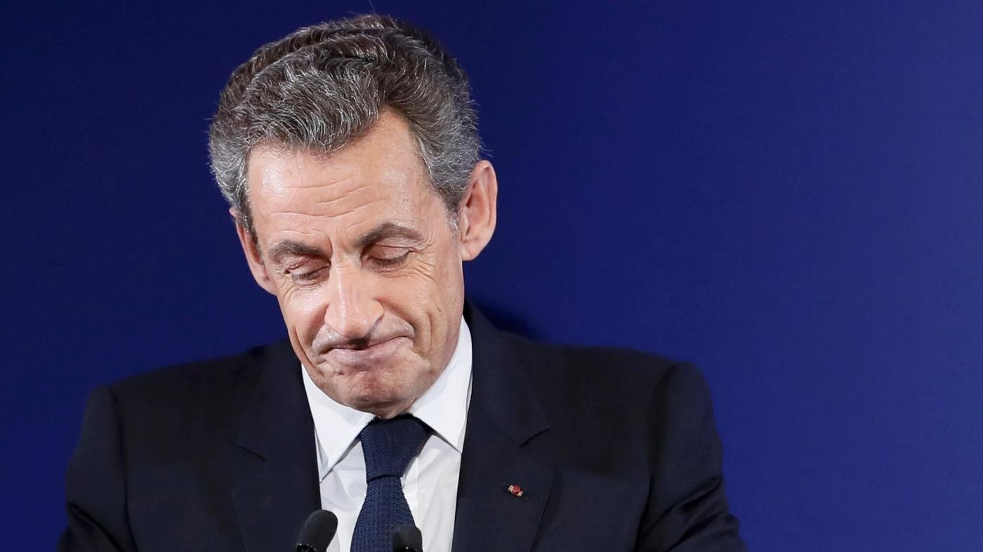 Flop di Sarkozy, tra i gollisti è sfida Juppé-Fillon per l’Eliseo