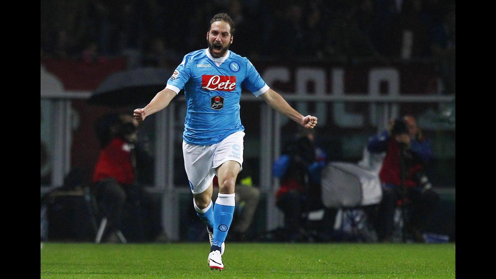 FOTO Napoli batte Torino, Juve cade a Verona