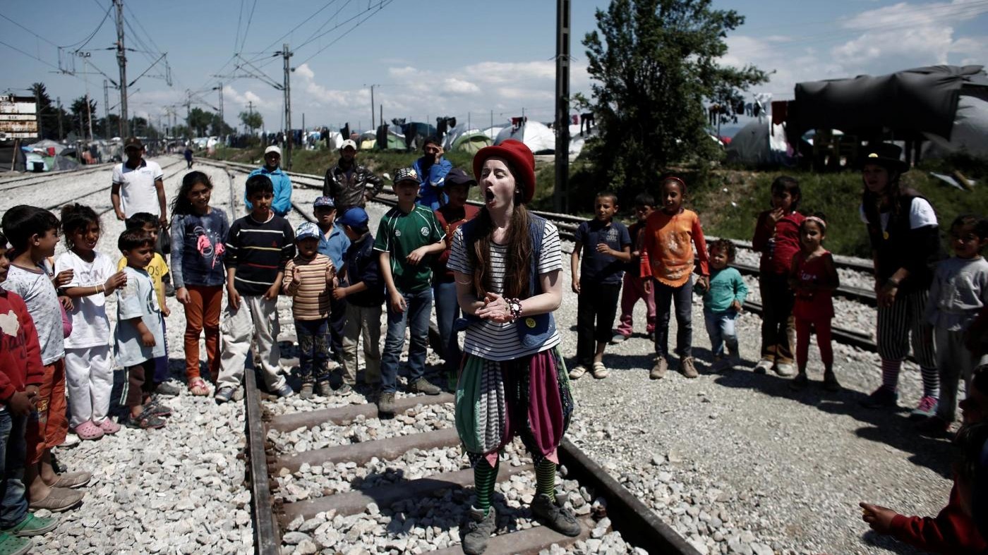 FOTO Migranti, la vita in ostaggio nel campo di Idomeni