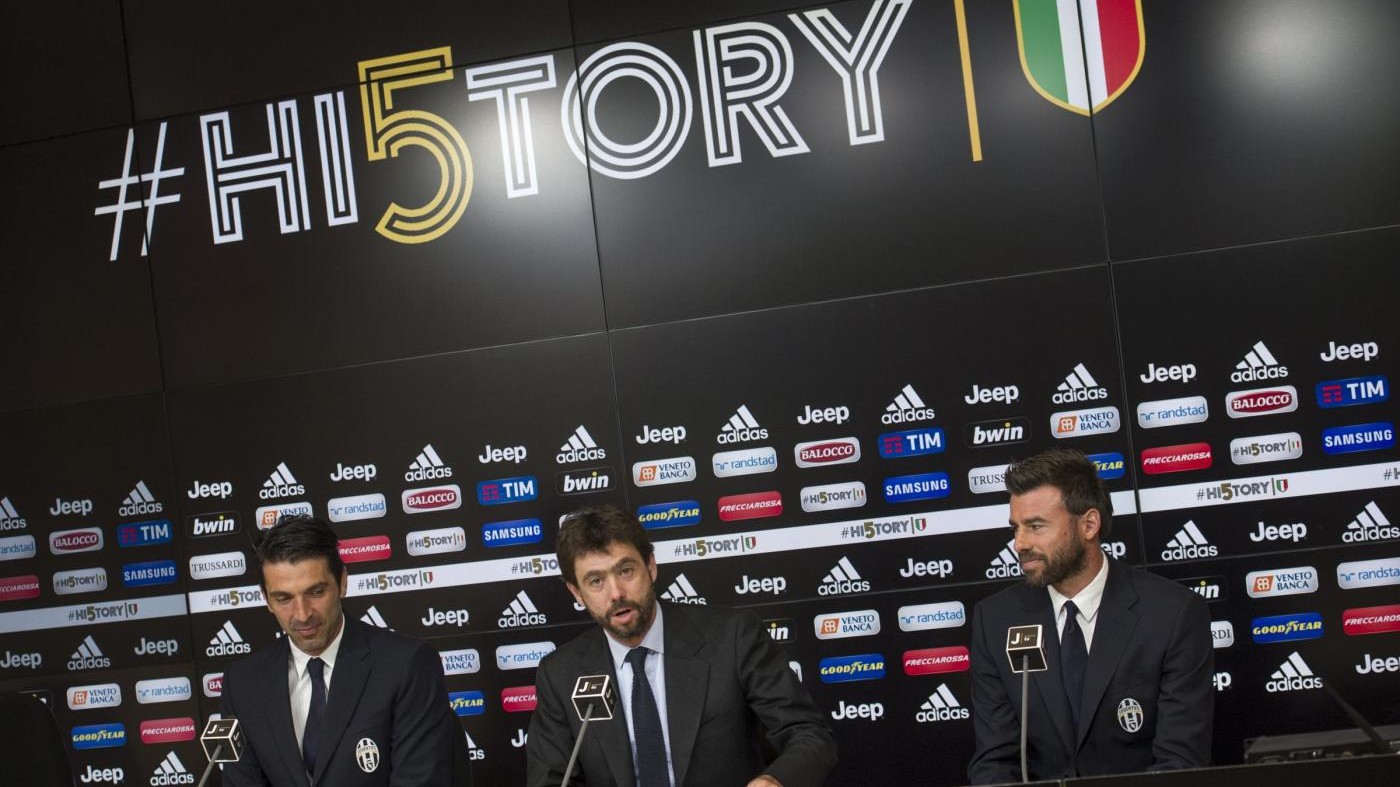 FOTO Juve, Barzagli e Buffon fino al 2018 per vincere la Champions