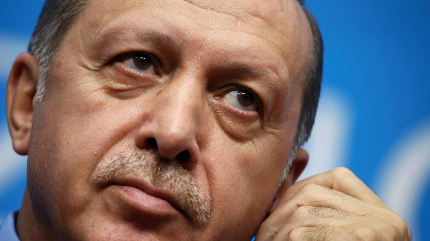 Turchia, Akp ritira proposta di legge sulle spose bambine