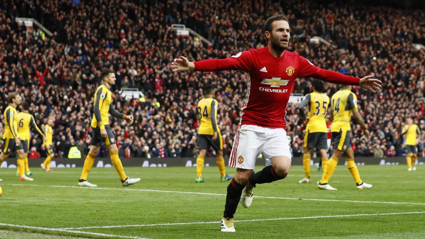 Due tifosi del Manchester Utd dormono allo stadio per vedere la partita