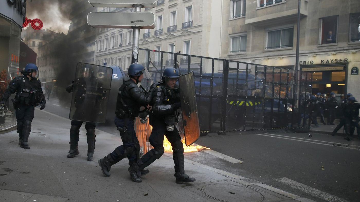 FOTO Parigi, ancora scontri e proteste contro la legge sul lavoro