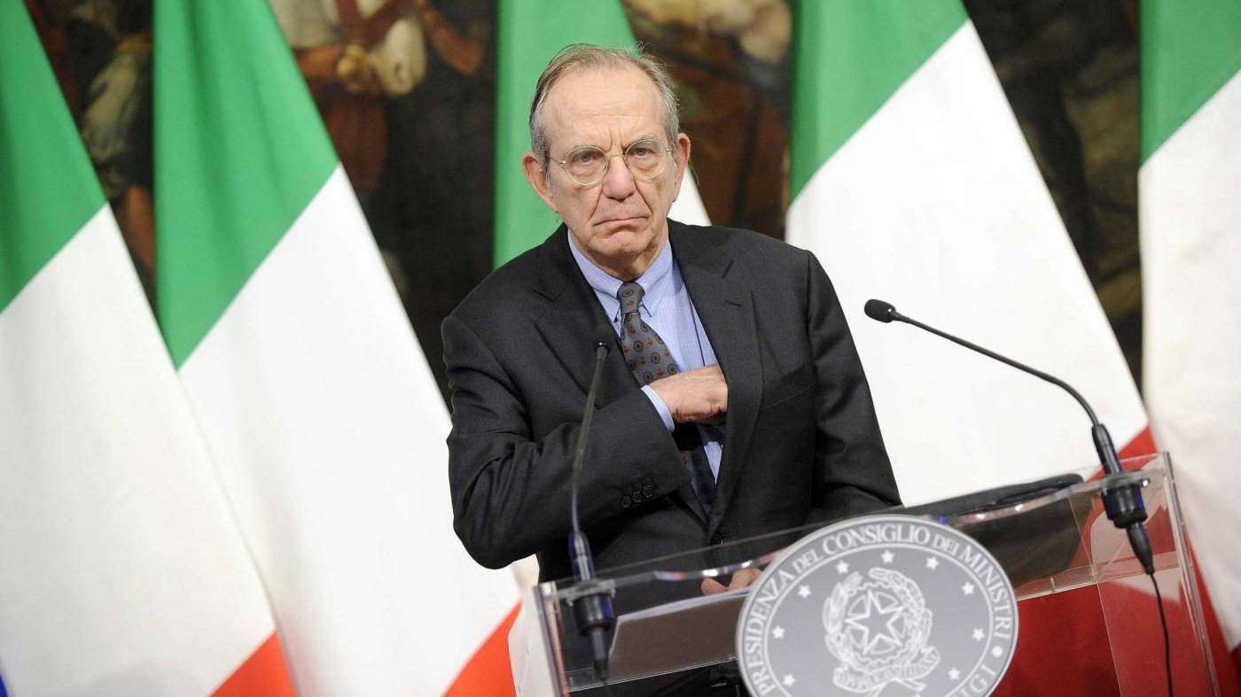 Padoan: In regola sul deficit 2017, lavoro aumenta grazie a riforme
