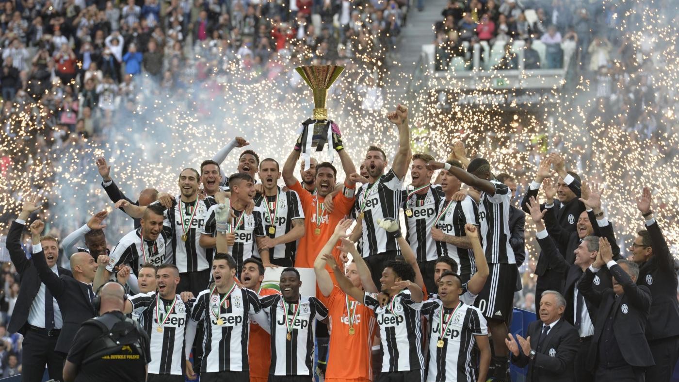 FOTO – Juventus, la premiazione allo Stadium