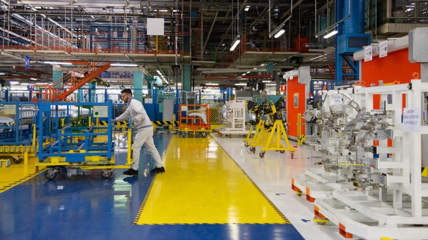 Inps: giù assunzioni a tempo indeterminato, -32,9%