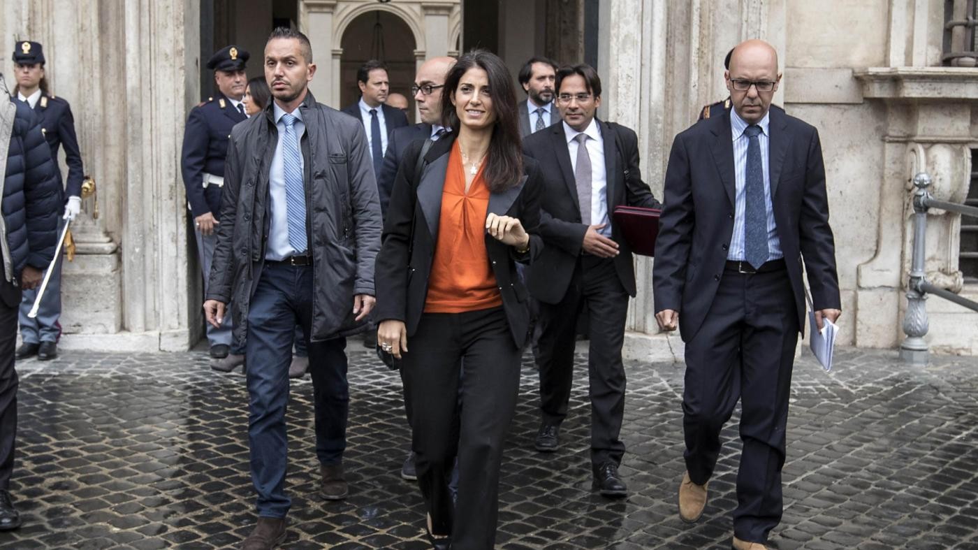 Roma, vertice Raggi-governo sui conti. Sindacati verso sciopero