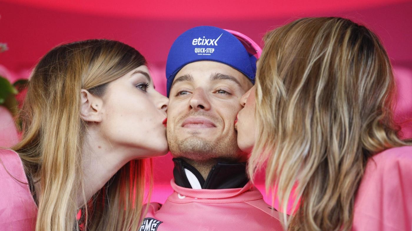 FOTO – Giro d’Italia, la favola del ragionier Brambilla, ancora in rosa