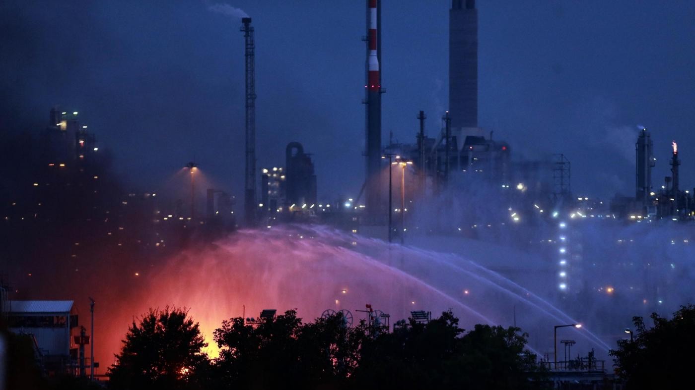Incendio alla Basf: un corpo ritrovato nel bacino dell’impianto