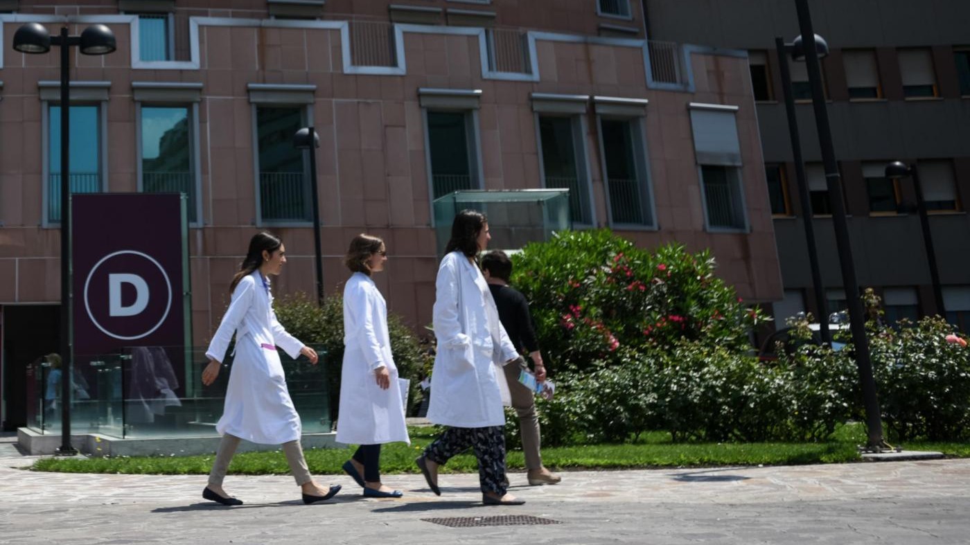 Catania, muore di parto con 2 gemelli: ispettori in ospedale