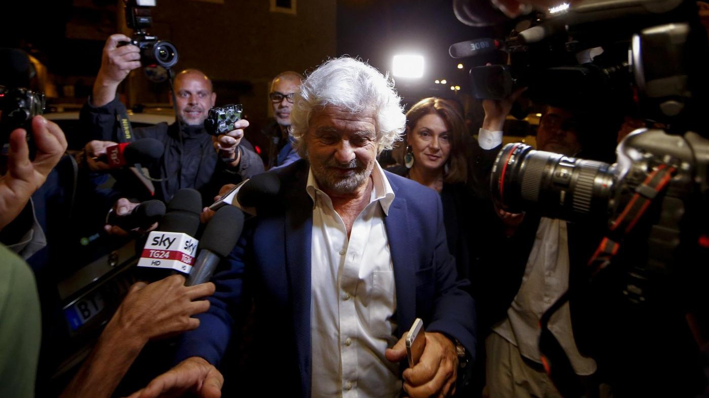 Referendum, Grillo: Renzi toglie rappresentanza italiani estero