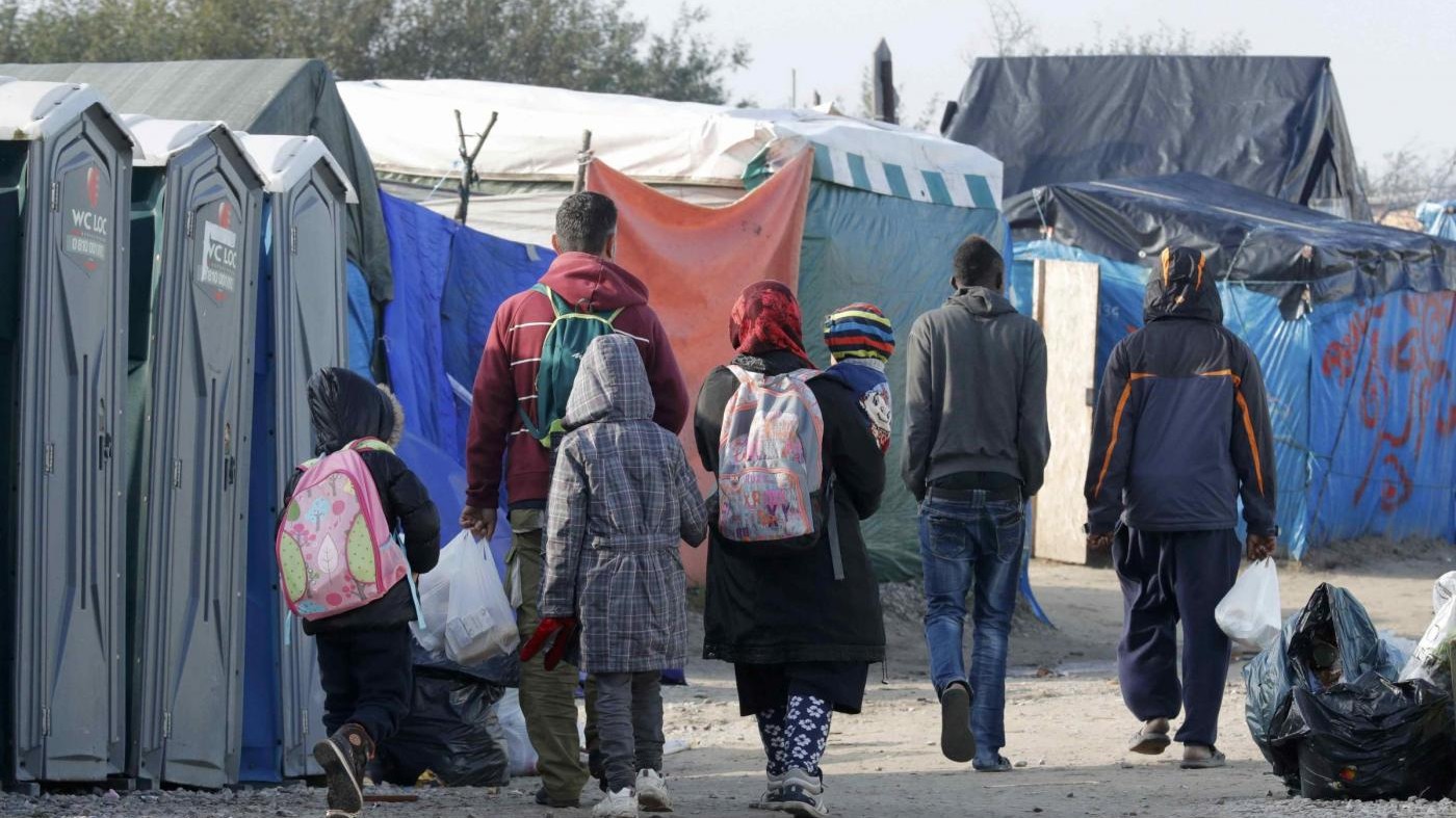 Calais, al via lo sgombero della ‘Giungla’: profughi trasferiti
