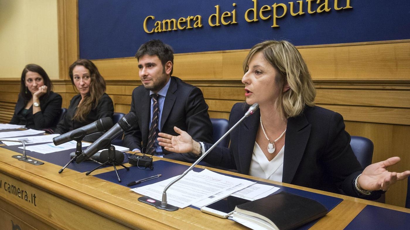 M5S, arriva alla Camera la legge taglia-stipendi parlamentari