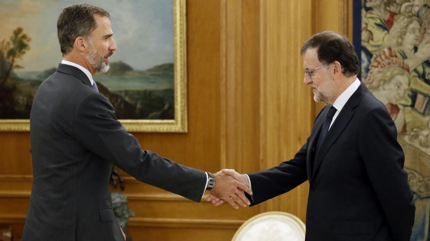 Spagna, re Felipe incarica Rajoy di formare un nuovo governo