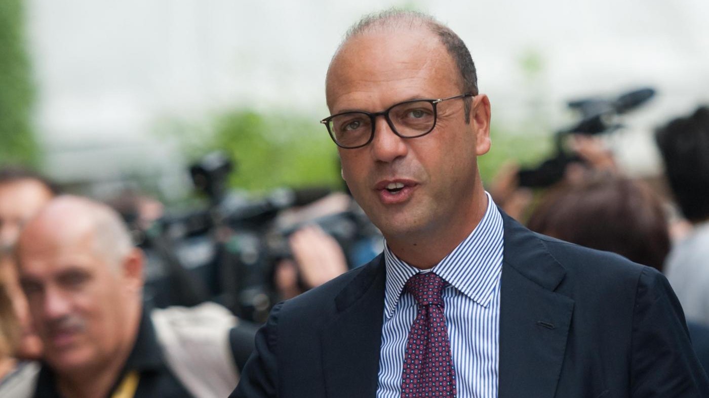 Migranti, Alfano: I fatti di Goro non sono specchio dell’Italia