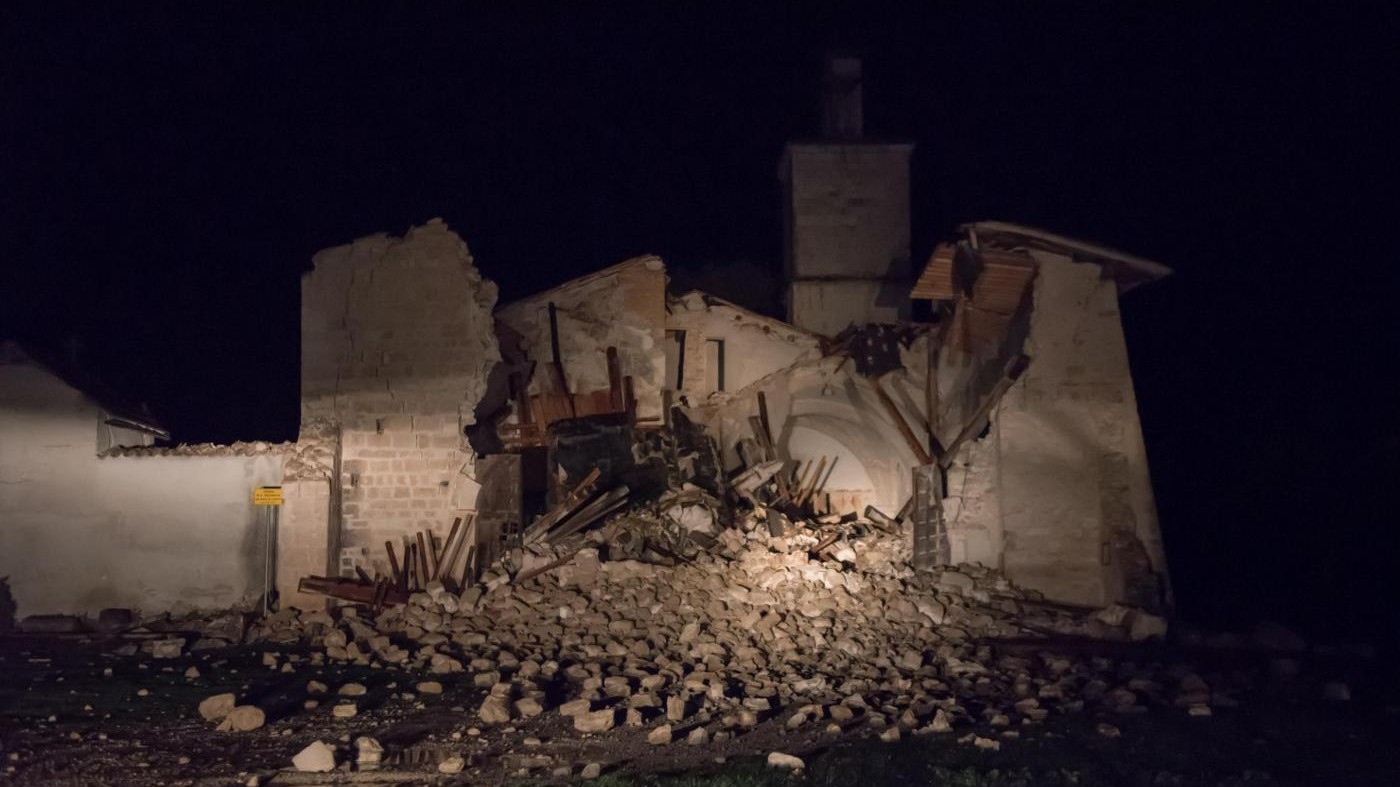 Terremoto, forte scossa di magnitudo 5.9 tra Marche e Umbria