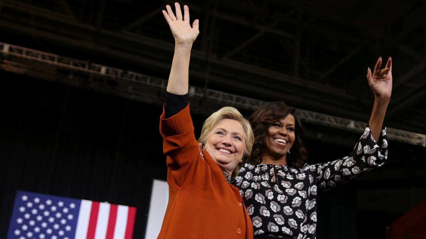 Michelle Obama per la prima volta con Hillary: In gioco dignità donne