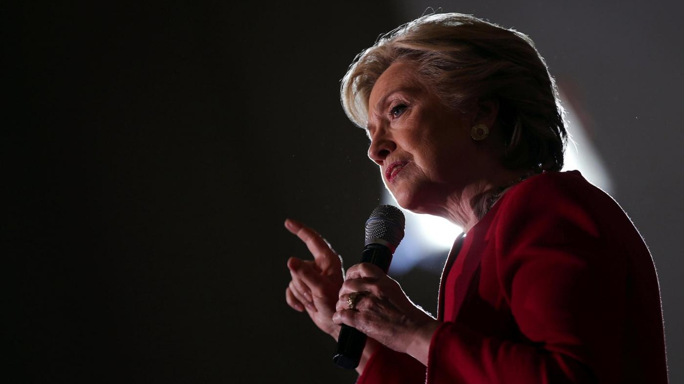 Usa2016, Fbi riapre indagini su email private di Clinton