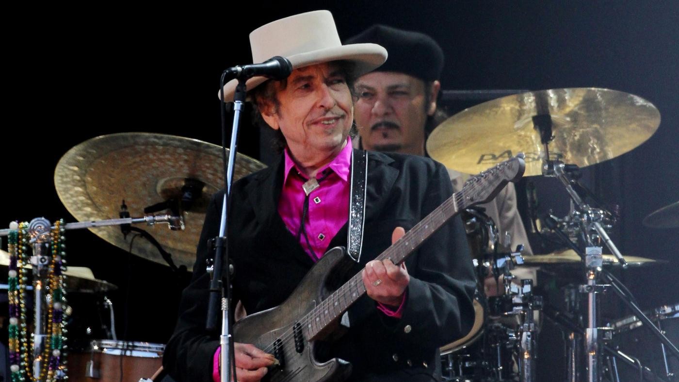 Bob Dylan accetta il Nobel: Alla cerimonia andrò se potrò