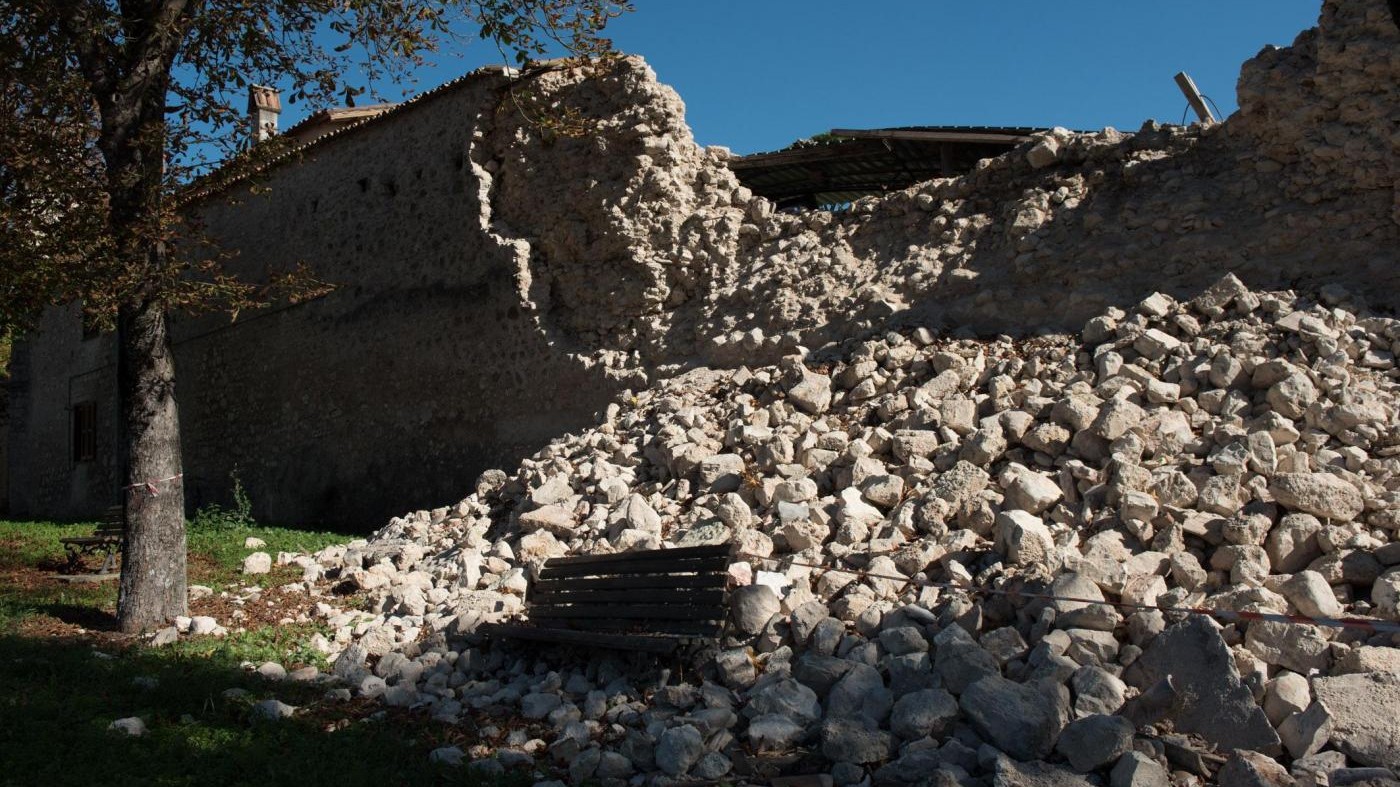 Terremoto, continua sciame sismico: decine di scosse