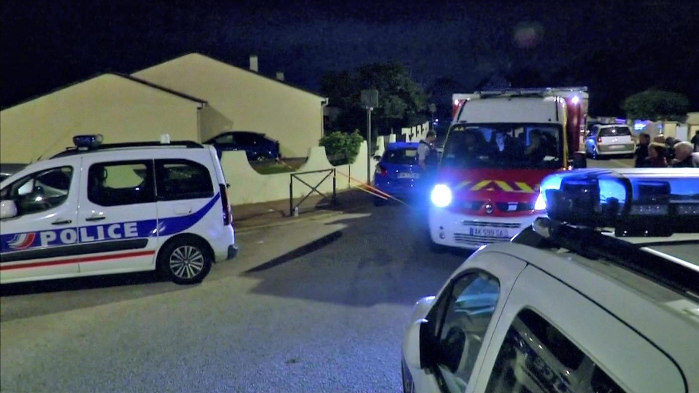 FOTO –  Coppia di poliziotti uccisi a Magnanville