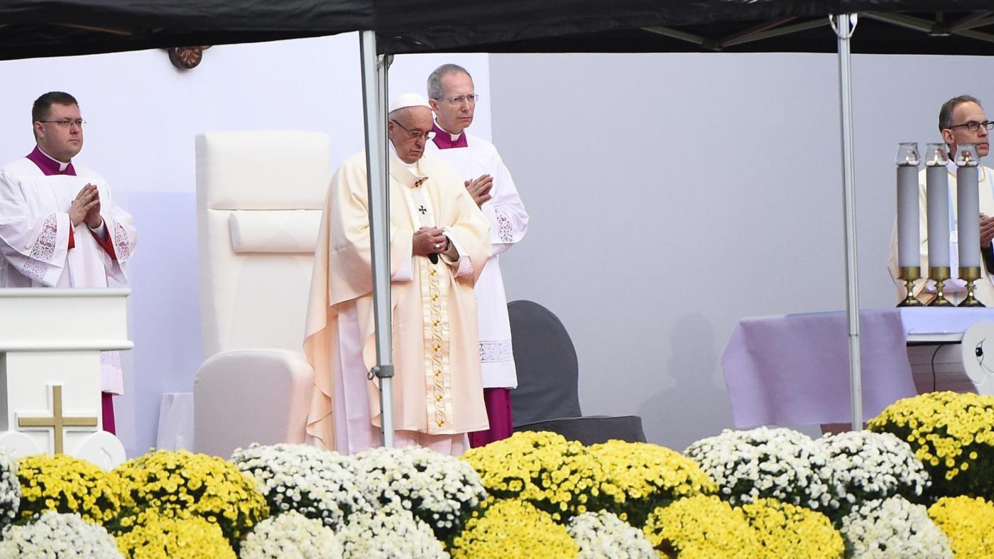 Papa in Svezia allo stadio di Malmo: Celebriamo festa santità