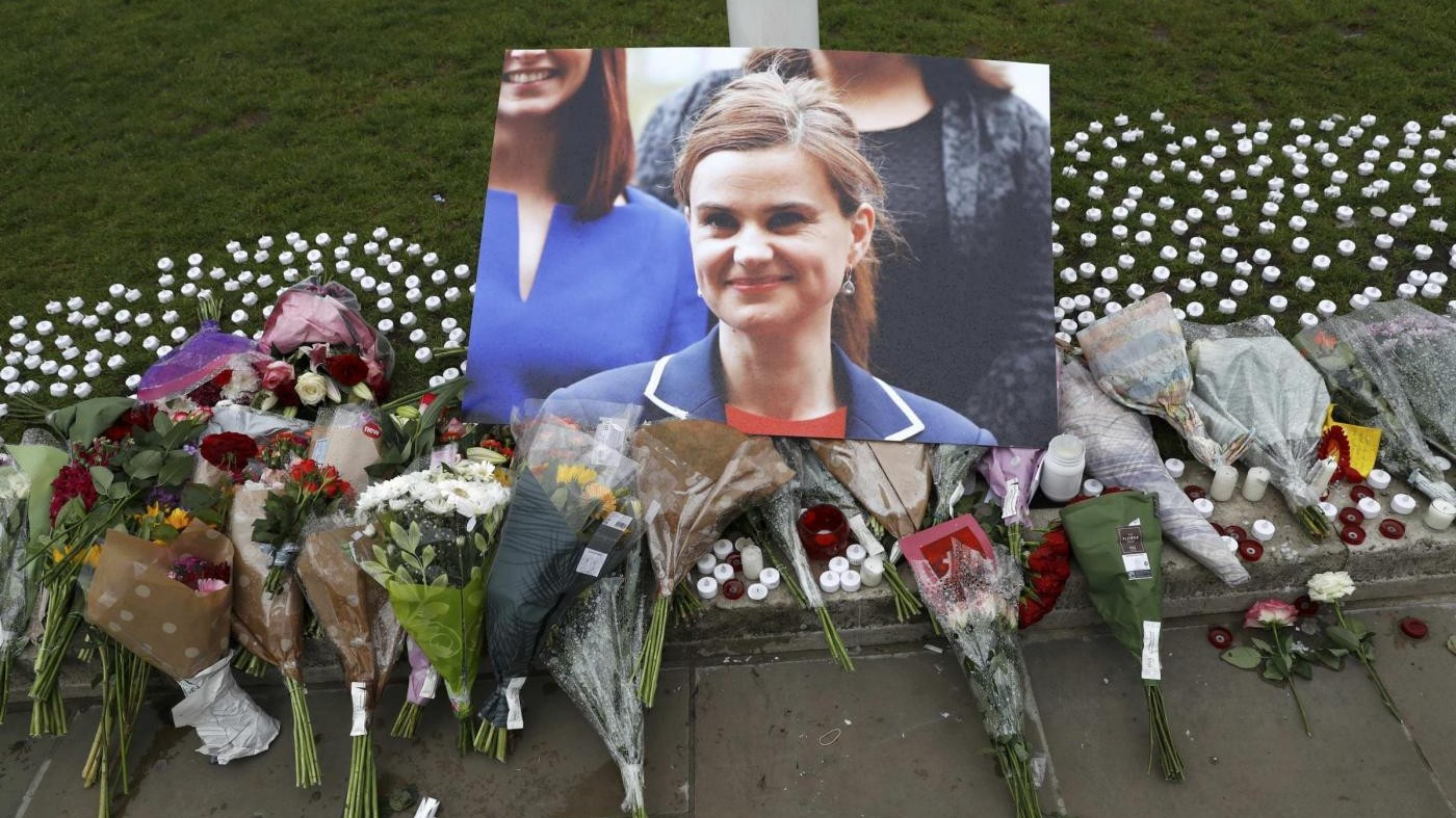 FOTO Tutto il Regno Unito piange la deputata Jo Cox