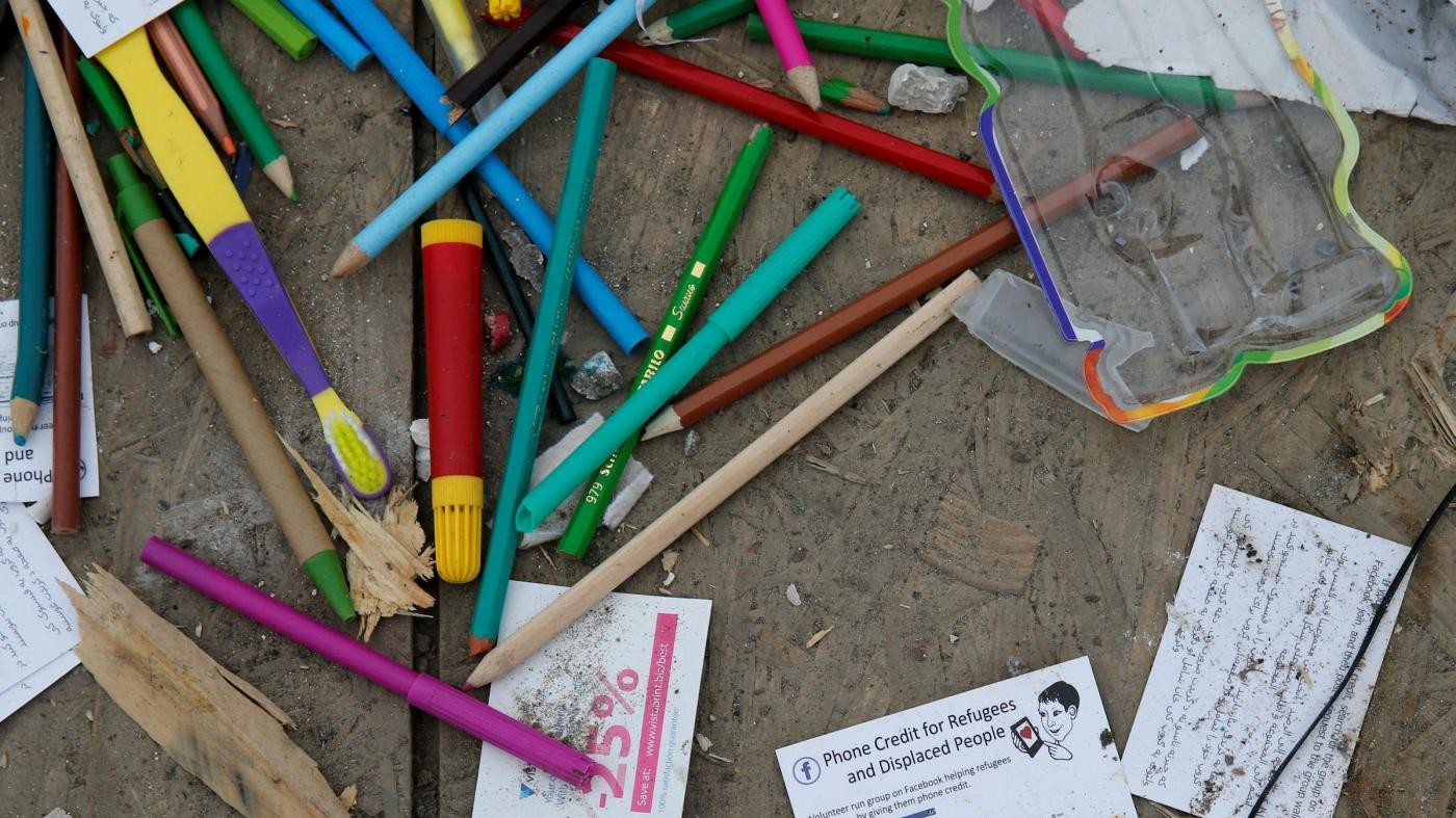 A Calais anche i bimbi non accompagnati lasciano la ‘giungla’