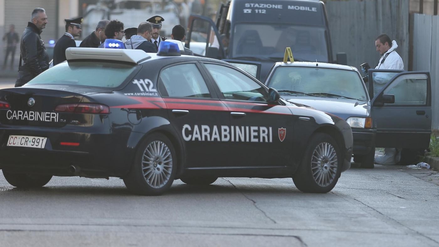 Catanzaro, minaccia di morte la figlia e la picchia: in arresto un 64enne