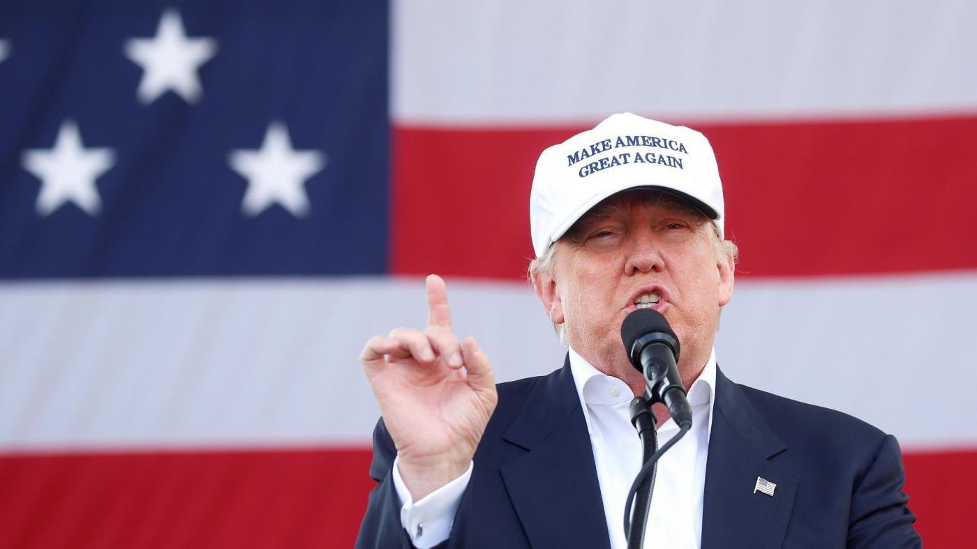 Il giornale del Ku Klux Klan elogia Trump che replica: Ripugnante