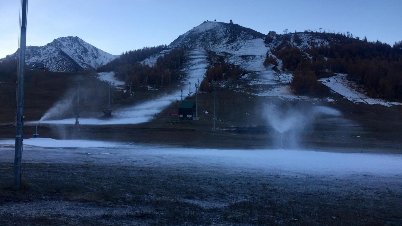 Coppa del Mondo di sci, a Sestriere via a innevamento