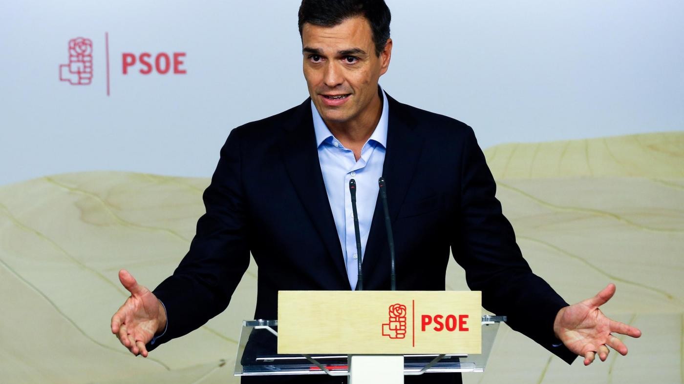 Spagna, dimissioni dell’esecutivo del Psoe per rimuovere Sanchez