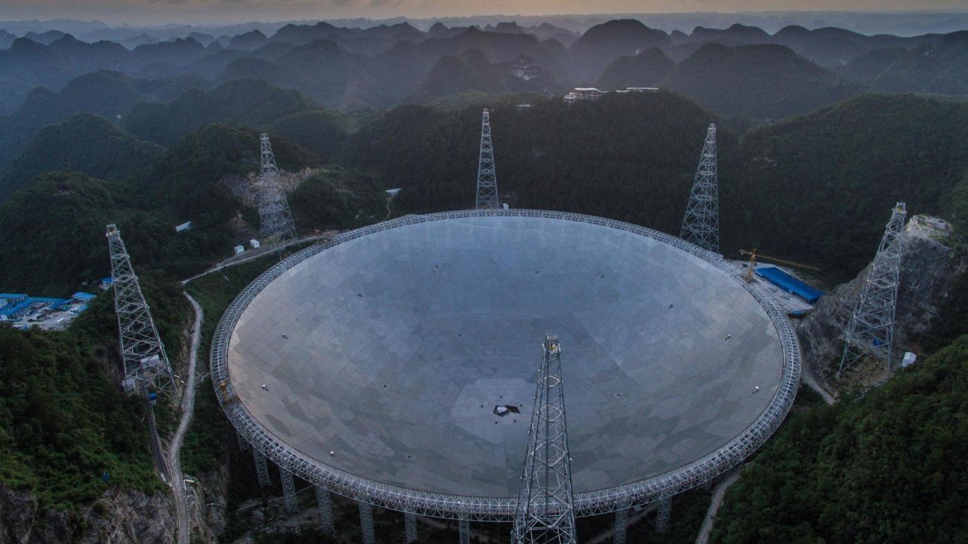 FOTO Il supertelescopio FAST in Cina: è il più grande del mondo