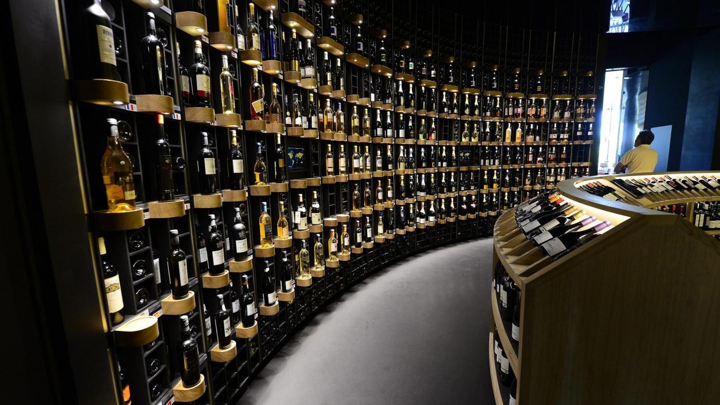 FOTO A Bordeaux il museo del vino più grande al mondo