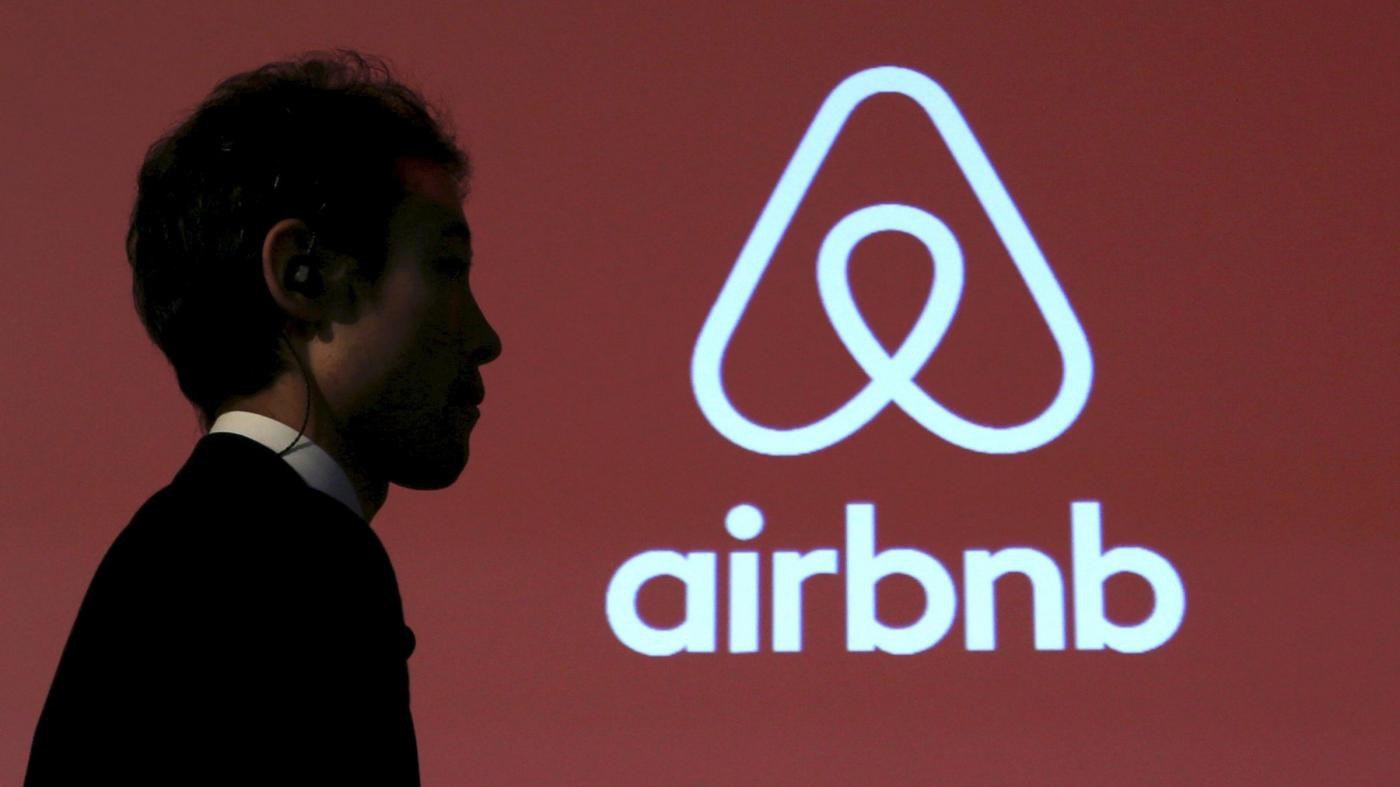 Londra, aumento prezzi e crisi alloggi: ancora bufera su Airbnb