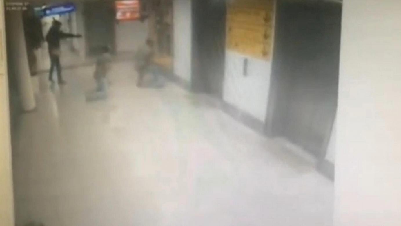 Le immagini dei kamikaze all’aeroporto di Istanbul