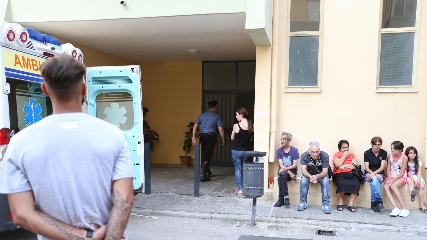 Milano, 42enne muore in casa: figlia di 3 anni la veglia per 24 ore