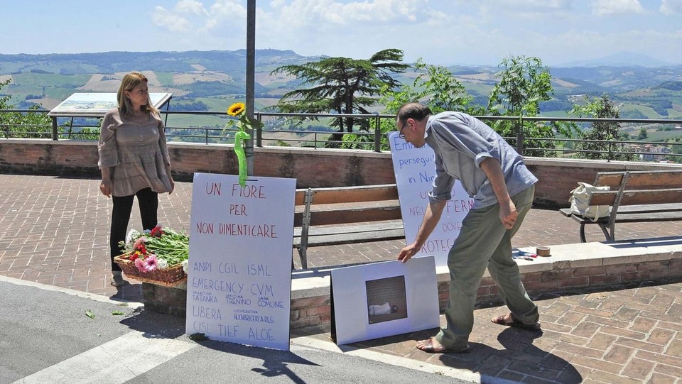 FOTO Profugo ucciso da ultrà a Fermo il luogo della tragedia