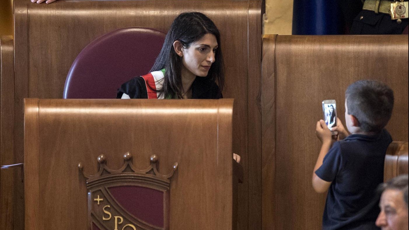 FOTO Esordio di Raggi al Campidoglio con prima giunta targata M5s