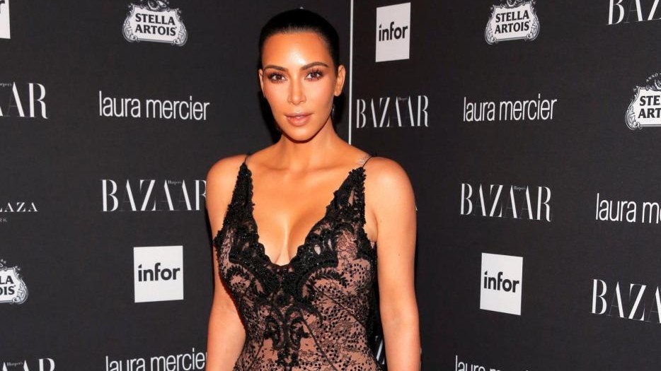 Kim Kardashian legata e rinchiusa in bagno: bottino di milioni di dollari