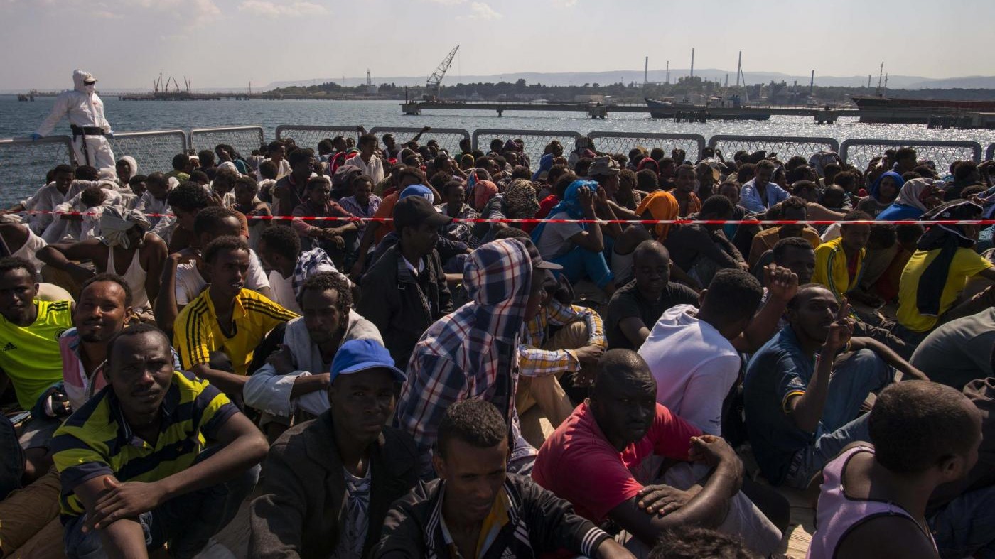 Migranti, nove morti durante traversata: sei mila persone salvate