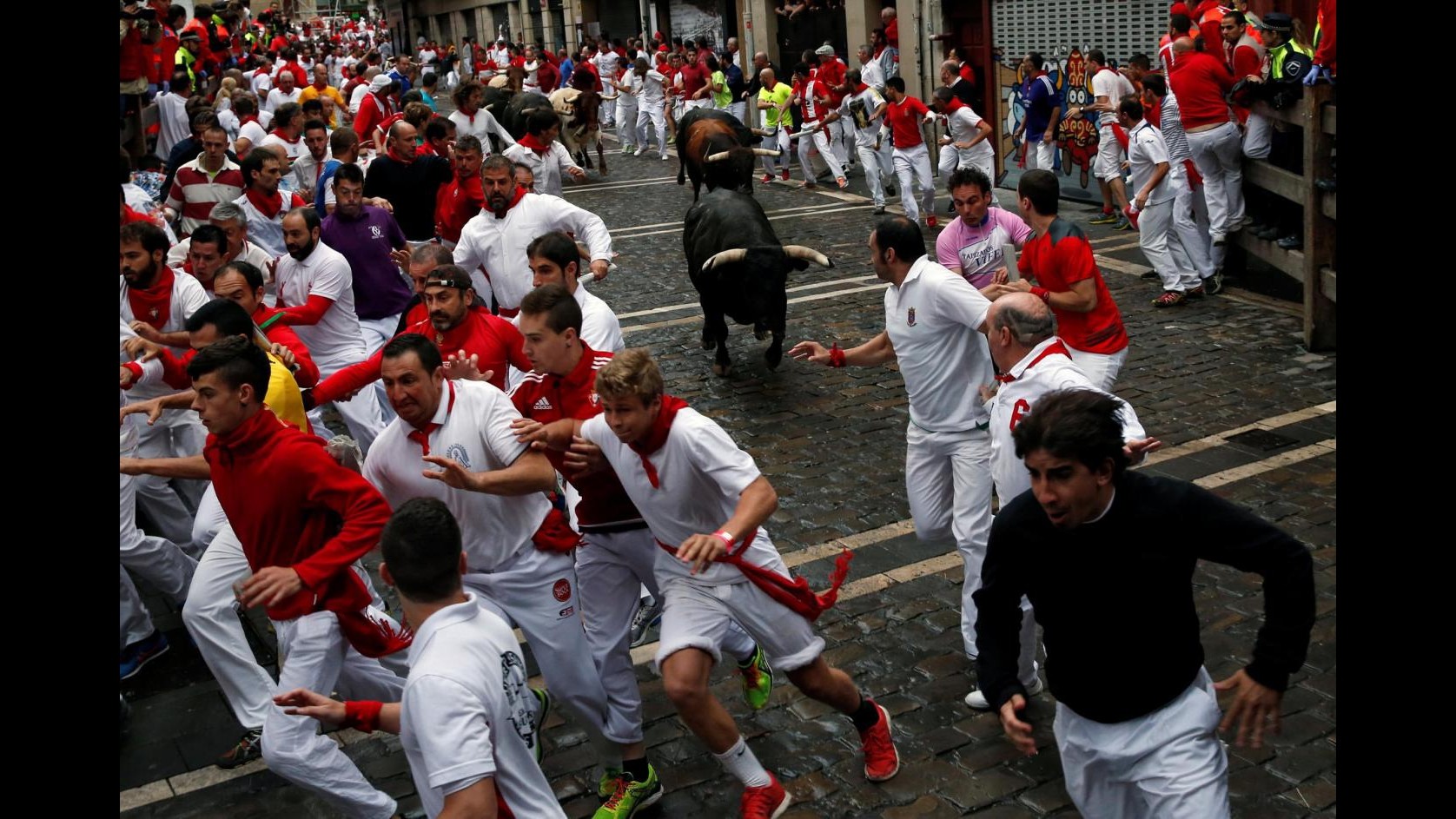 FOTO Pamplona, altri feriti alla corsa dei tori di San Firmino